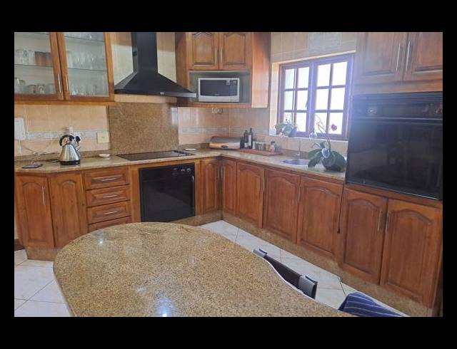 4 BEDROOM FREEHOLD FOR SALE IN LINMEYER